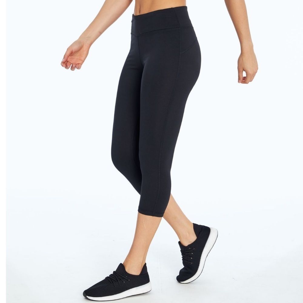 ⭐️NEW Marika Capri Legging